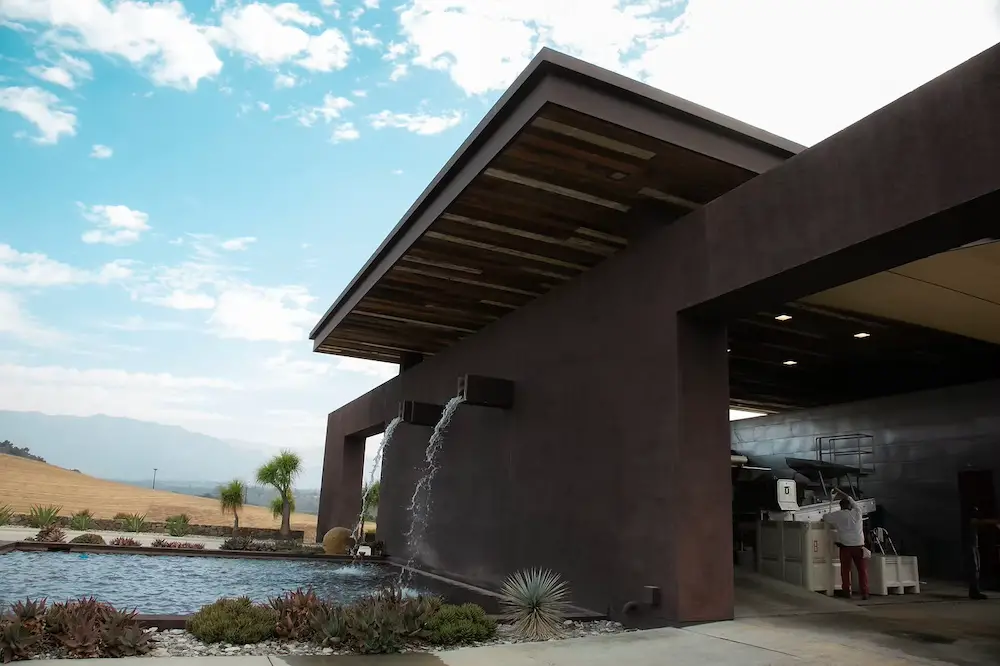Sine Qua Non : 8 choses à savoir sur le domaine californien