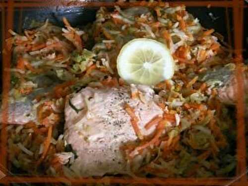 Filet de saumon à la fondue de légumes
