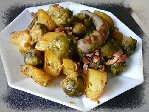 Poelée de saucisses, - choux de Bruxelles , pommes de terre et lardons - La petite cuisine de Framboisine