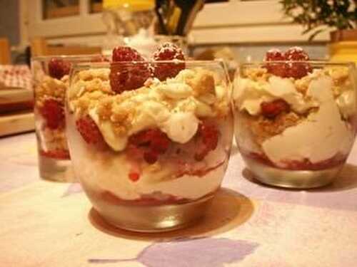 Verrine de Framboise mascarpone et crumble