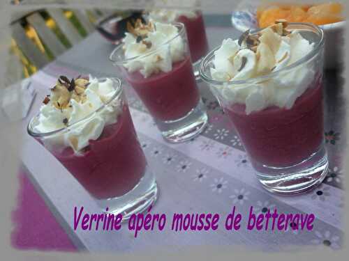 Verrines de mousse de betterave chantillly citronnée et pépites de noisettes