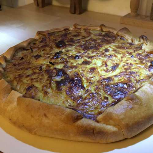 Tarte à l'oignon et au comté.