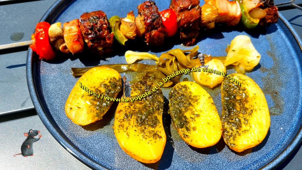 Pommes de terre à l'ail des ours au barbecue