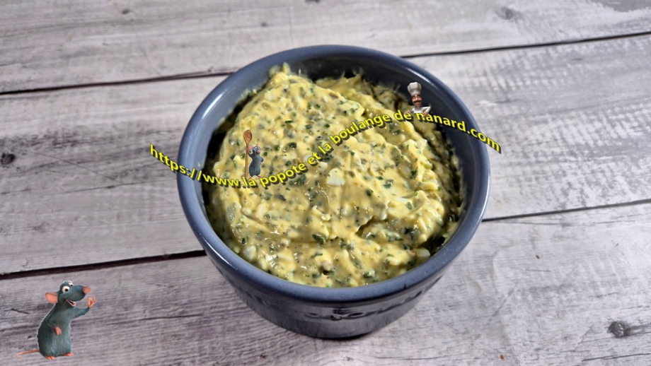 Sauce gribiche pour des burgers