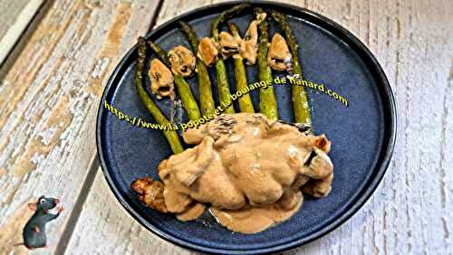 Ris de veau aux asperges vertes glacées, sauce aux morilles