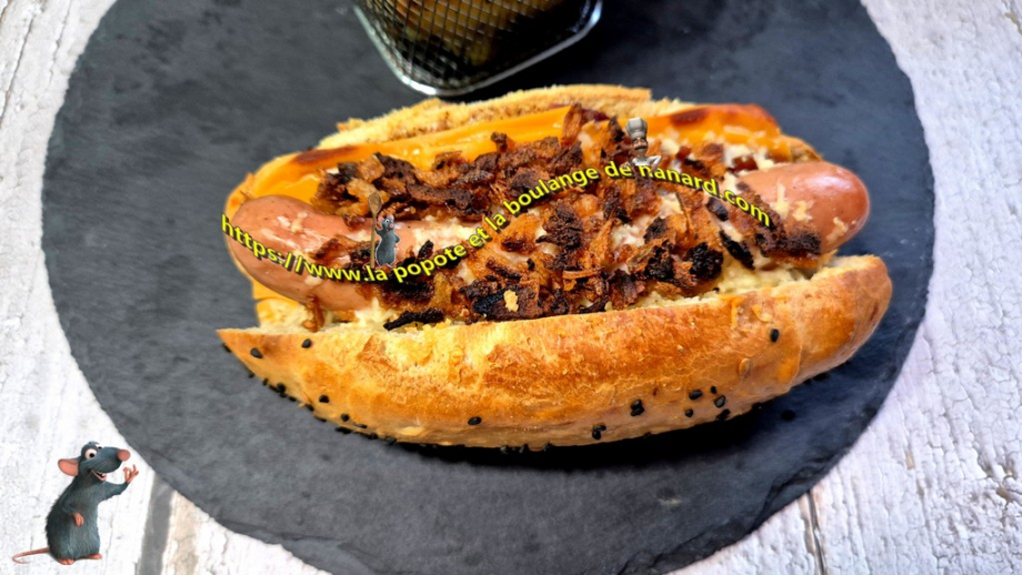 Hot-dog maison gourmand