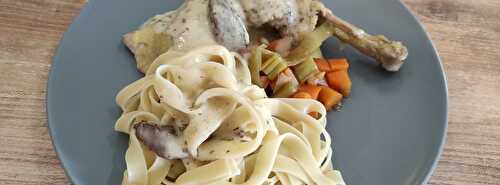 Poulet poché sauce suprême aux morilles