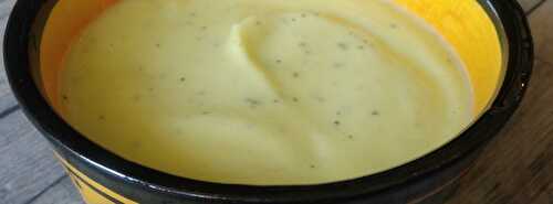 Soupe froide de courgette, chèvre frais