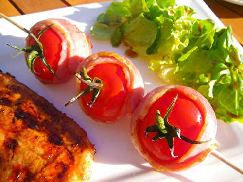 Brochettes de tomates au lard