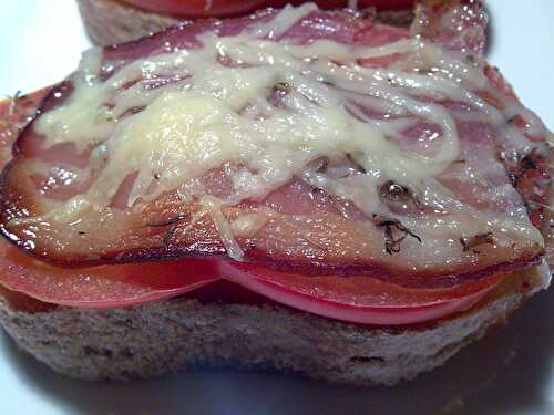 Bruschettas à la tomate et aux 2 fromages