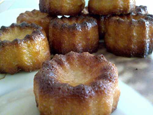 Cannelés bordelais