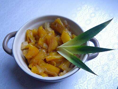 Chutney à l'ananas et aux oignons