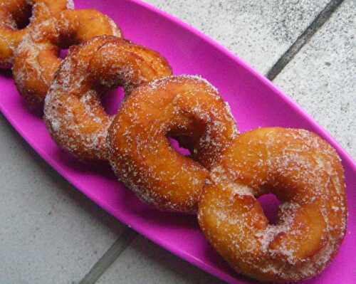 Doughnuts à la muscade et cannelle