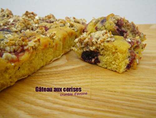 Gâteau aux cerises et crumble d'avoine