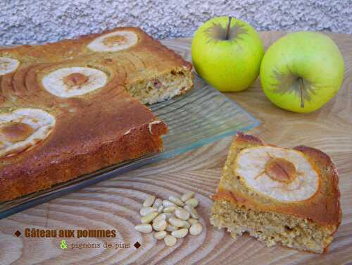 Gâteau aux pommes et pignons de pin