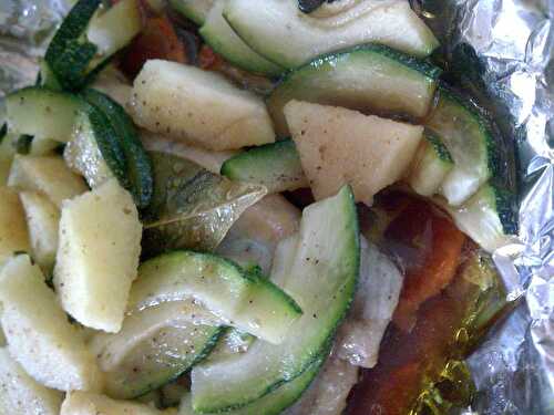 Lieu noir aux courgettes et pommes en papillote