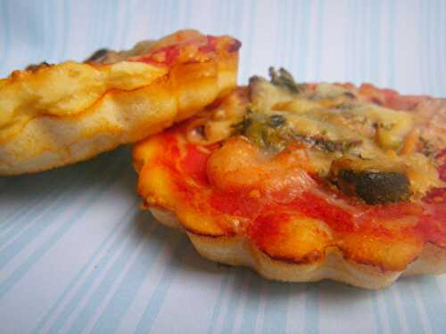 Pizza aux fruits de mers et oignon rouge