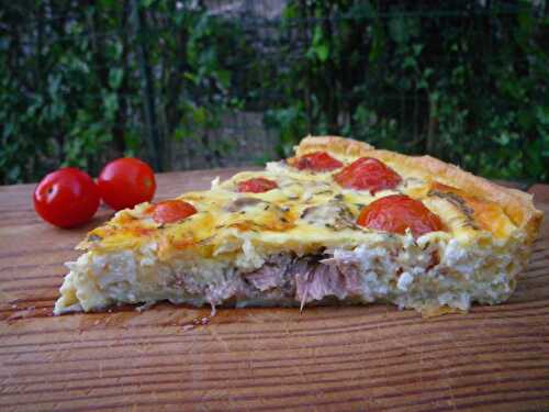 Quiche à la feta, thon et tomates cerises