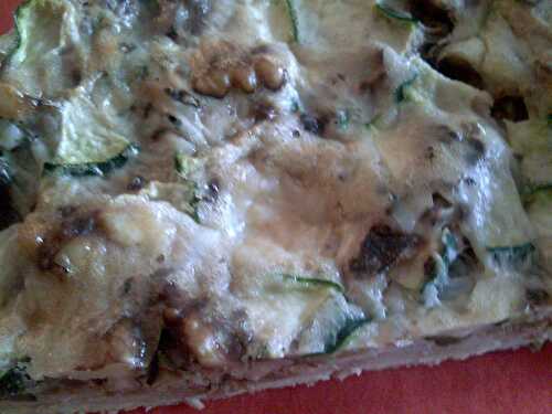 Quiche courgettes, bleu, noix