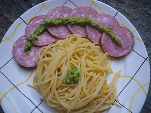 Spaghettis au pesto et saucisse de Morteau