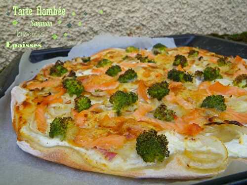 Tarte flambée au saumon, brocolis et Epoisses