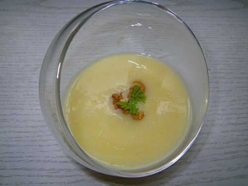 Velouté de maïs aux noix et cerfeuil