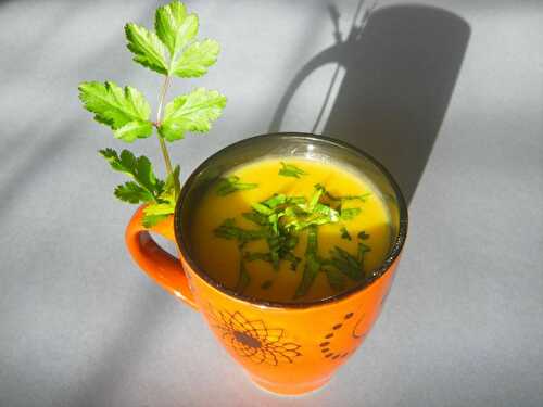 Velouté de patates douces au lait de coco et coriandre