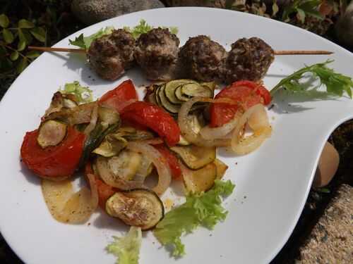 Brochettes de boeuf au pesto et légumes de saison confits￼