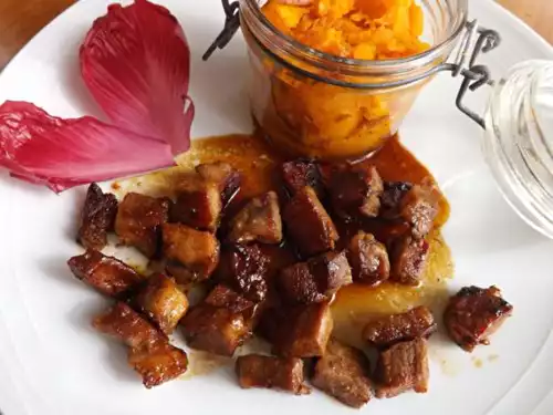 Porc caramélisé au nuoc mam, sauce soja, miel et graines de sésame