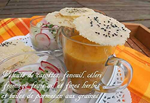 Velouté de carottes, fenouil, céleri, fromage frais ail et fines herbes et tuiles de parmesan