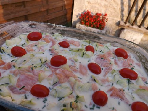 Flan de courgette, chèvre frais et saumon fumé