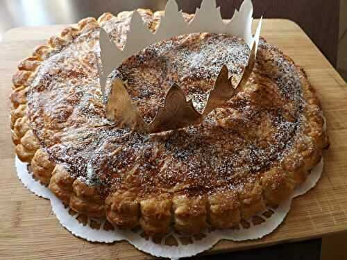 Galette des rois aux amandes, poires et fève tonka