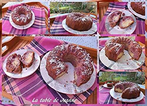 Gâteau au yaourt et cerises au sirop