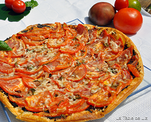 Tarte fine tapenade et tomates