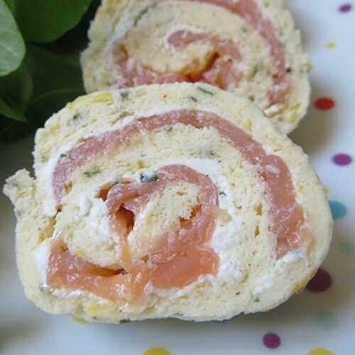 ROULEAUX DE SAUMON FUMÉ ET FROMAGE AU HERBES