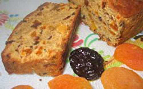 Cake aux pruneaux et aux abricots