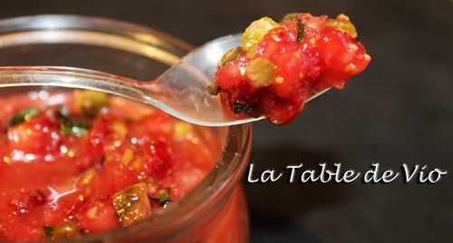 Tartare de fraises, menthe et pistache - La table de Vio