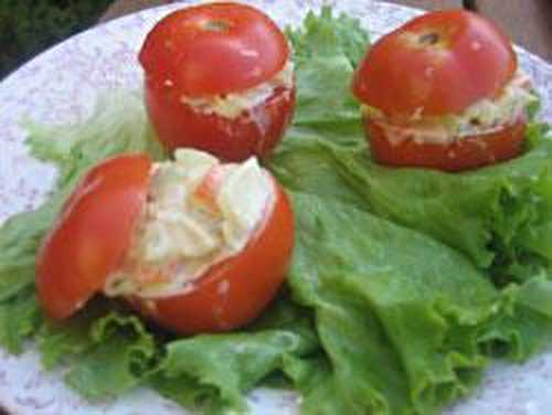 Tomates farcies au concombre et surimi - La table de Vio