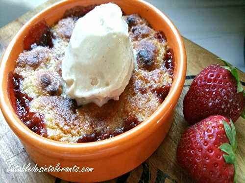 CRUMBLE DE FRUITS ROUGES À LA GLACE AU LAIT D'AMANDE sans gluten ni lait ni sucre ni œuf