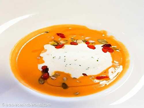 VELOUTÉ DE POTIRON AUX GRAINES DE COURGE ET BAIES DE GOJI sans lait ou sans lactose