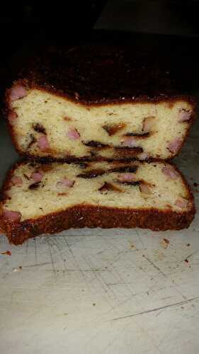 Cake lardons et pruneaux