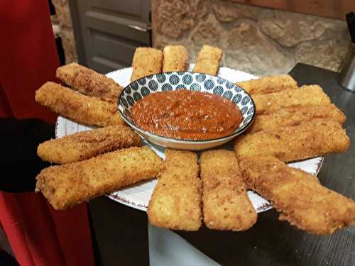 Frites de polenta, sauce tomate au basilic