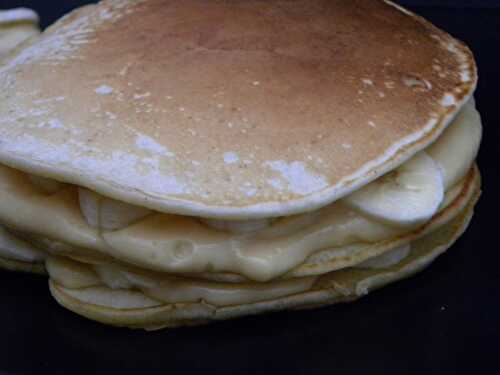 Gateau de pancakes caramel beurre salé et banane