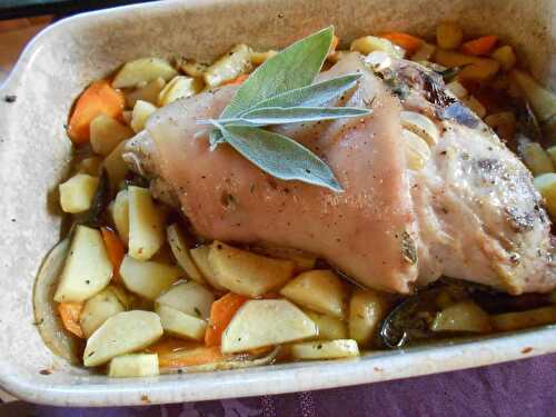 Jambonneau de porc rôti à la sauge et ses petits légumes