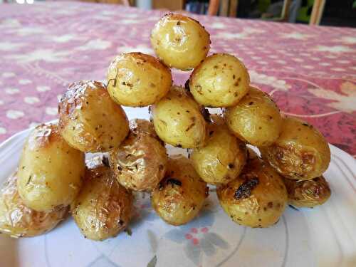 Pommes de terre grenaille rôties aux herbes - La tambouille de Violette