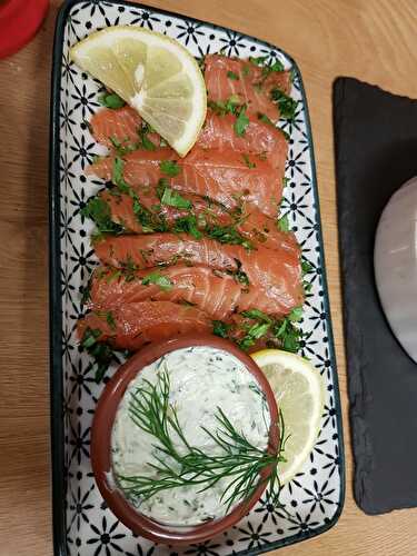 Saumon gravlax aux herbes fraiches