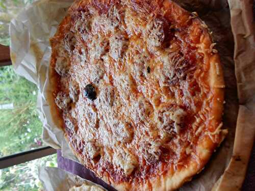 Semaine pizza (4):  L'espagnole (chorizo et poivrons)