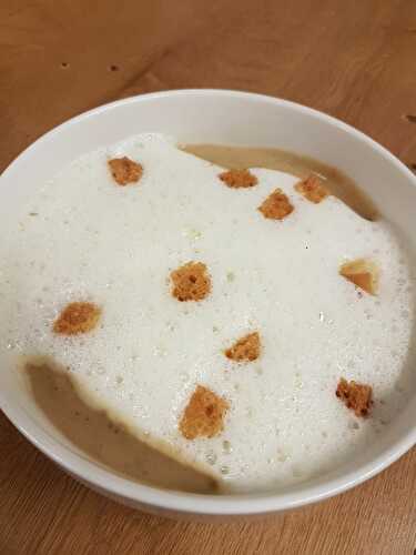 Velouté de chataignes et écume de parmesan