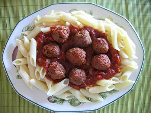 Boulettes de "viande" et pâtes à la sauce tomate maison