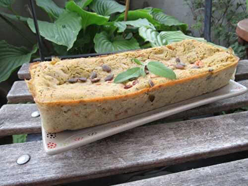 Cake aux courgettes et tomates